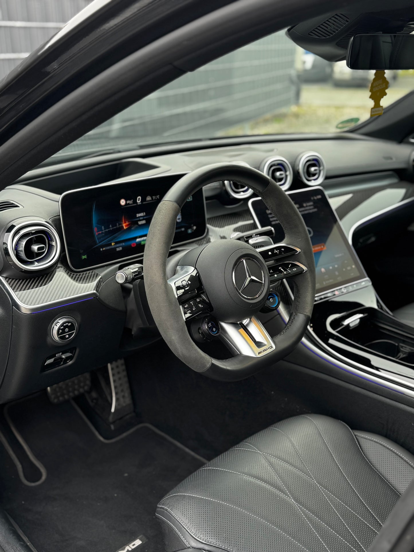 MERCEDES-BENZ C63S AMG