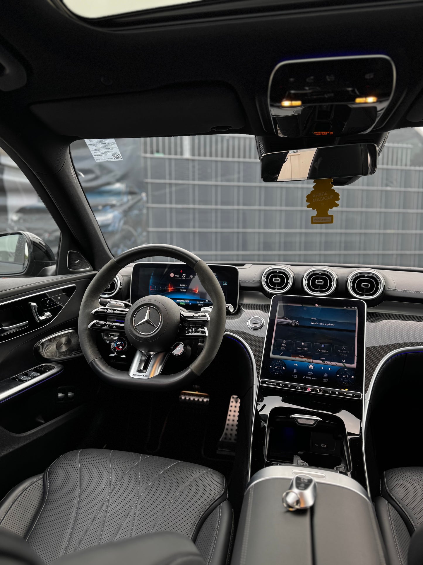 MERCEDES-BENZ C63S AMG