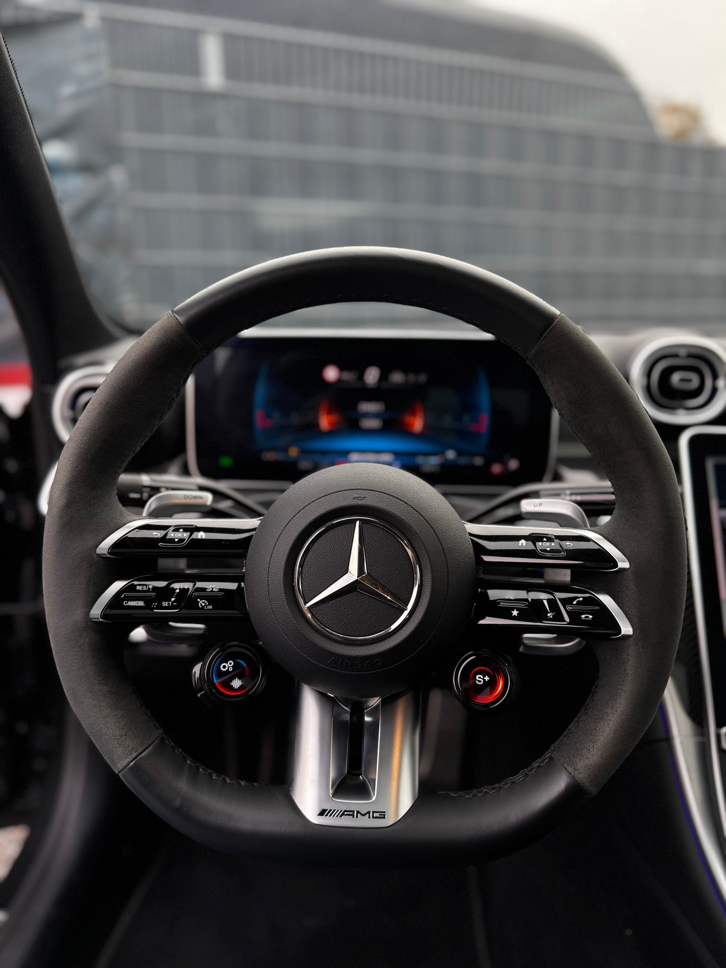 MERCEDES-BENZ C63S AMG
