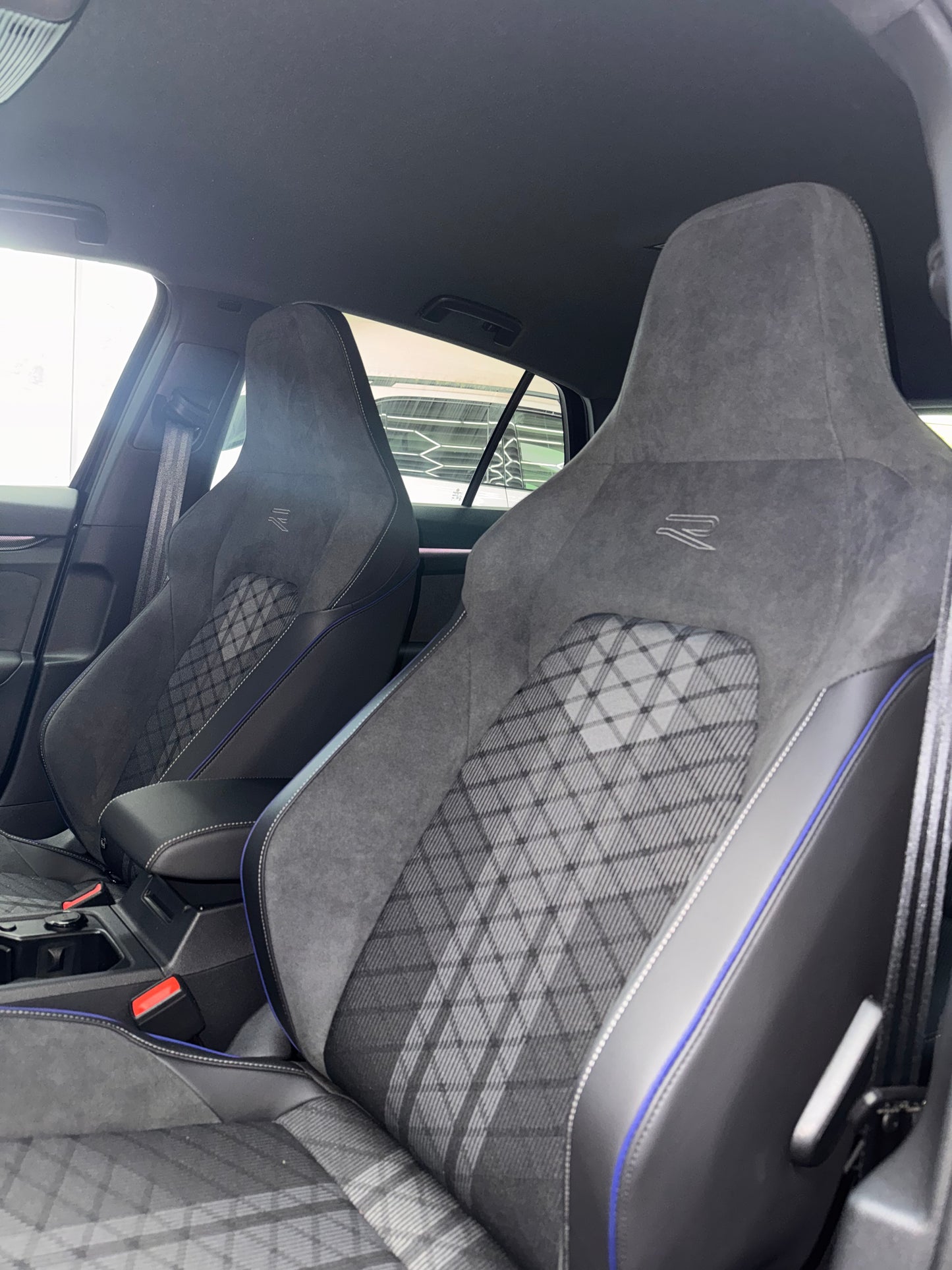 VW GOLF 8.5 R-LINE