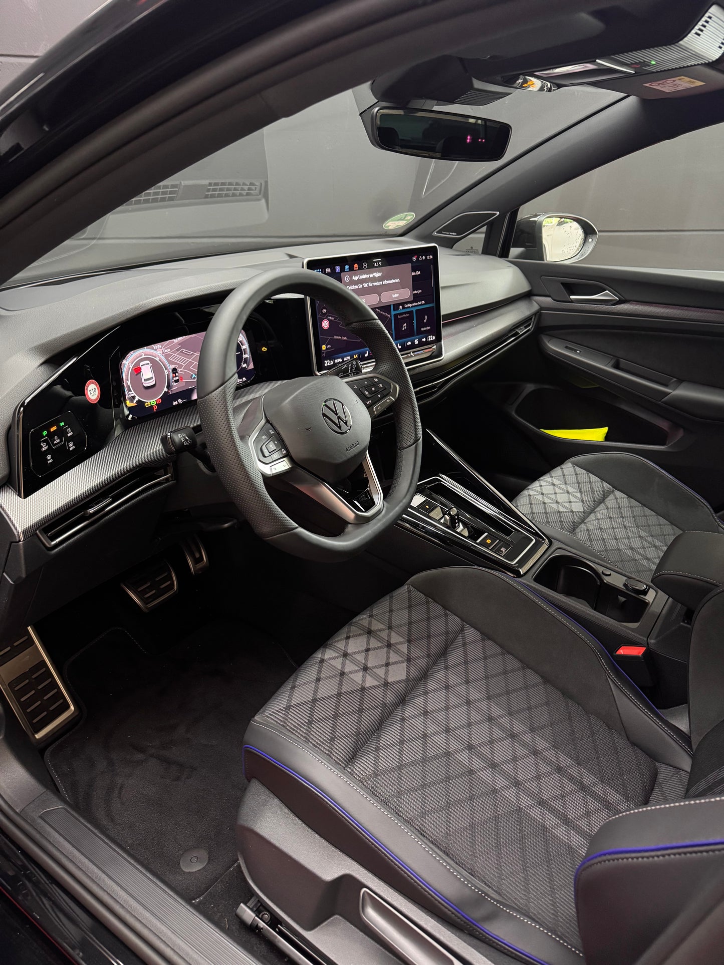 VW GOLF 8.5 R-LINE