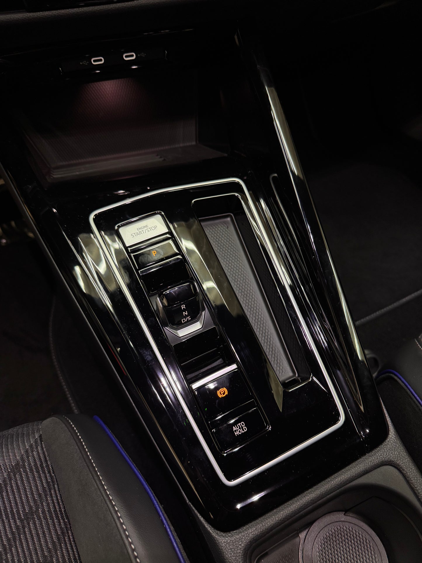 VW GOLF 8.5 R-LINE