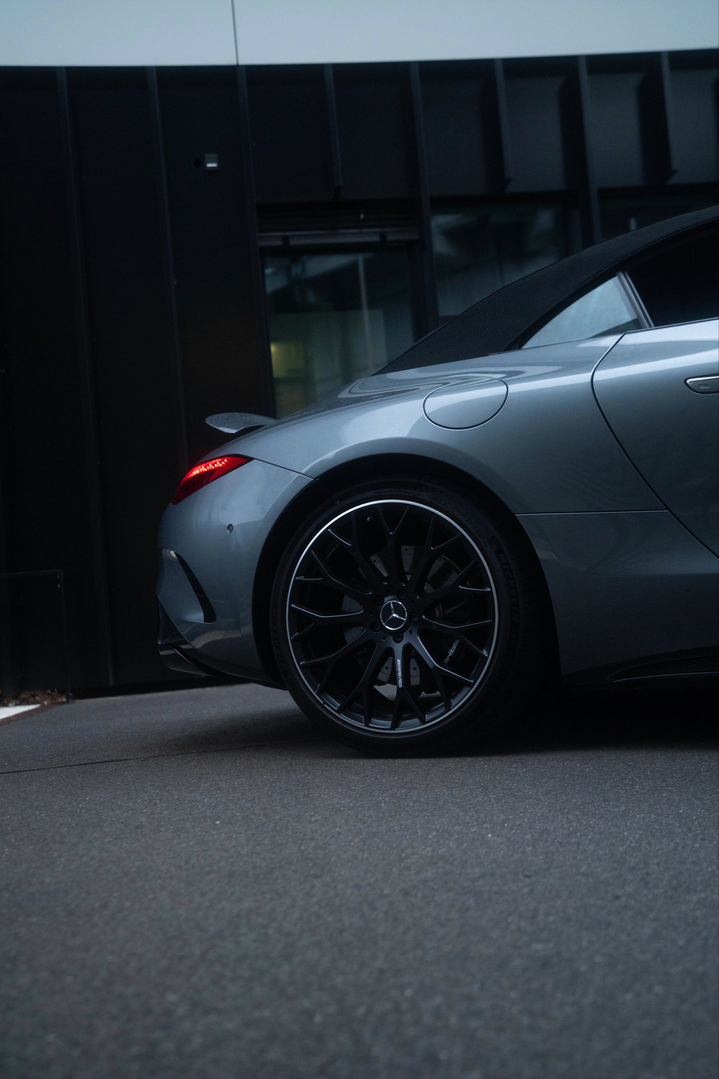 MERCEDES-BENZ SL63 AMG