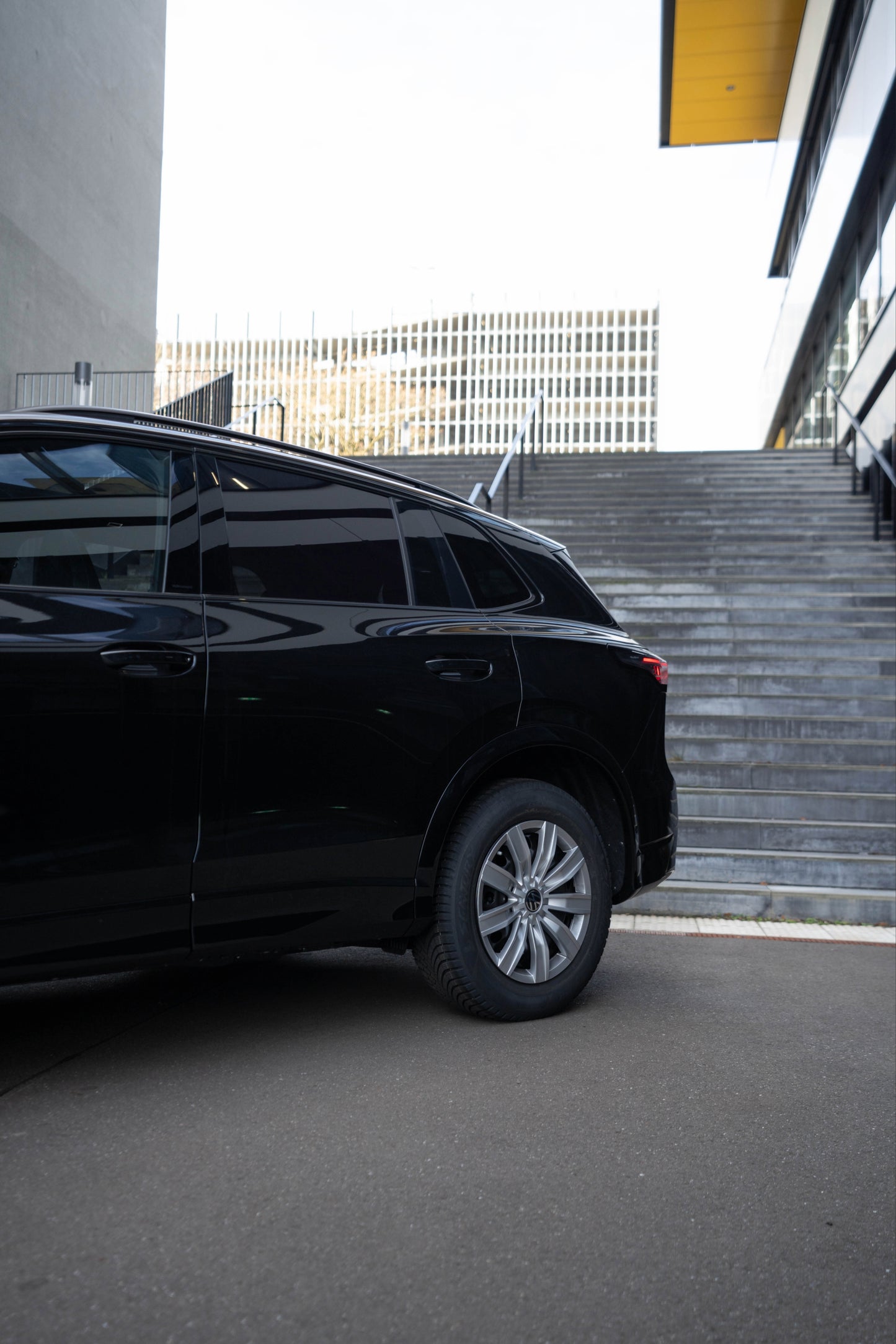 VW TIGUAN R-LINE