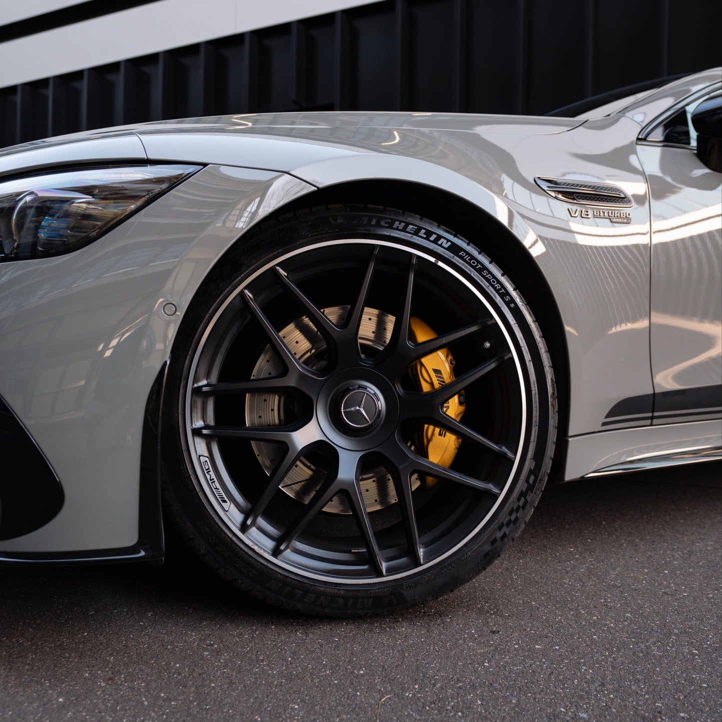 MERCEDES-BENZ GT63S AMG