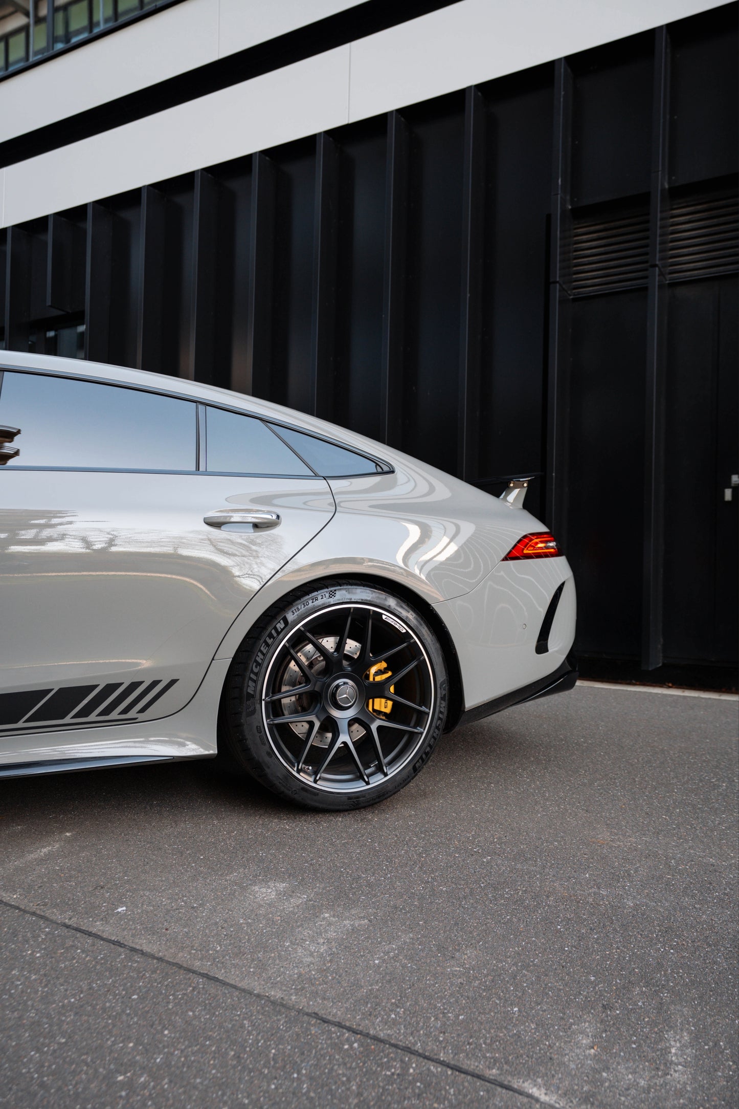 MERCEDES-BENZ GT63S AMG