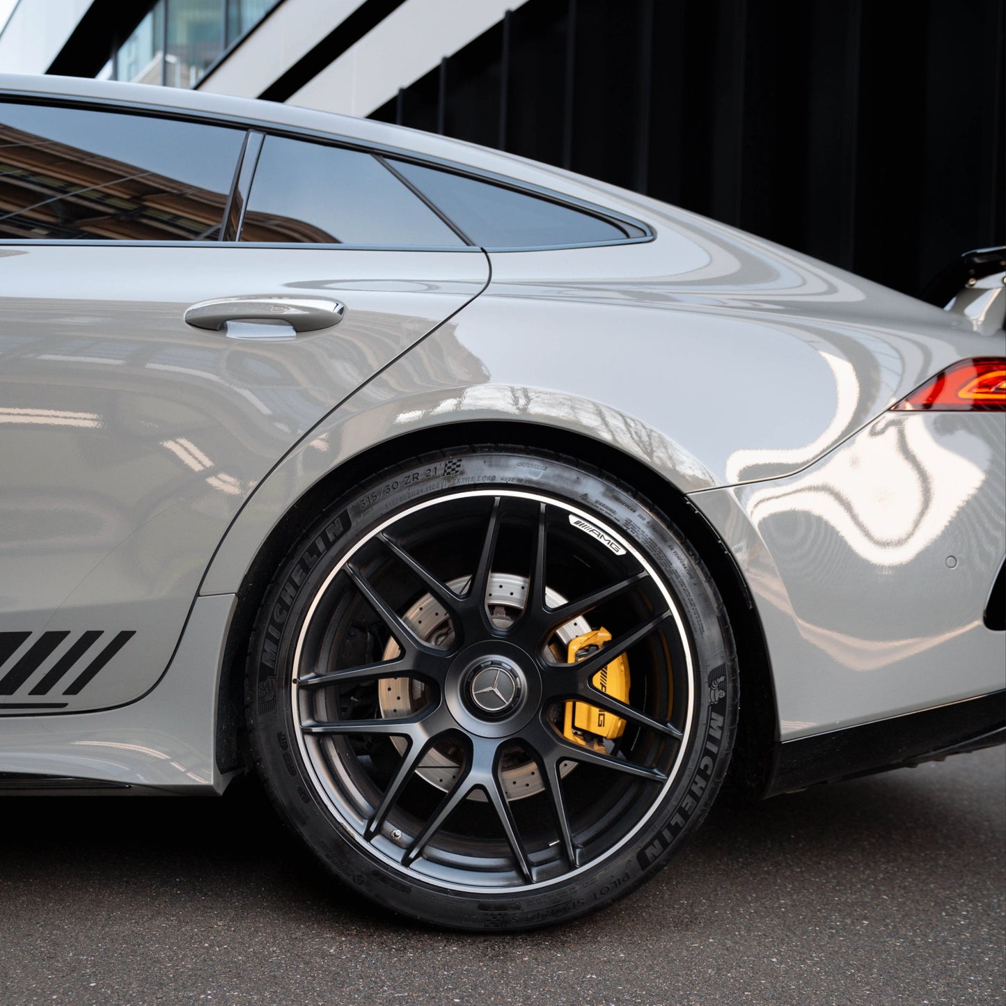 MERCEDES-BENZ GT63S AMG