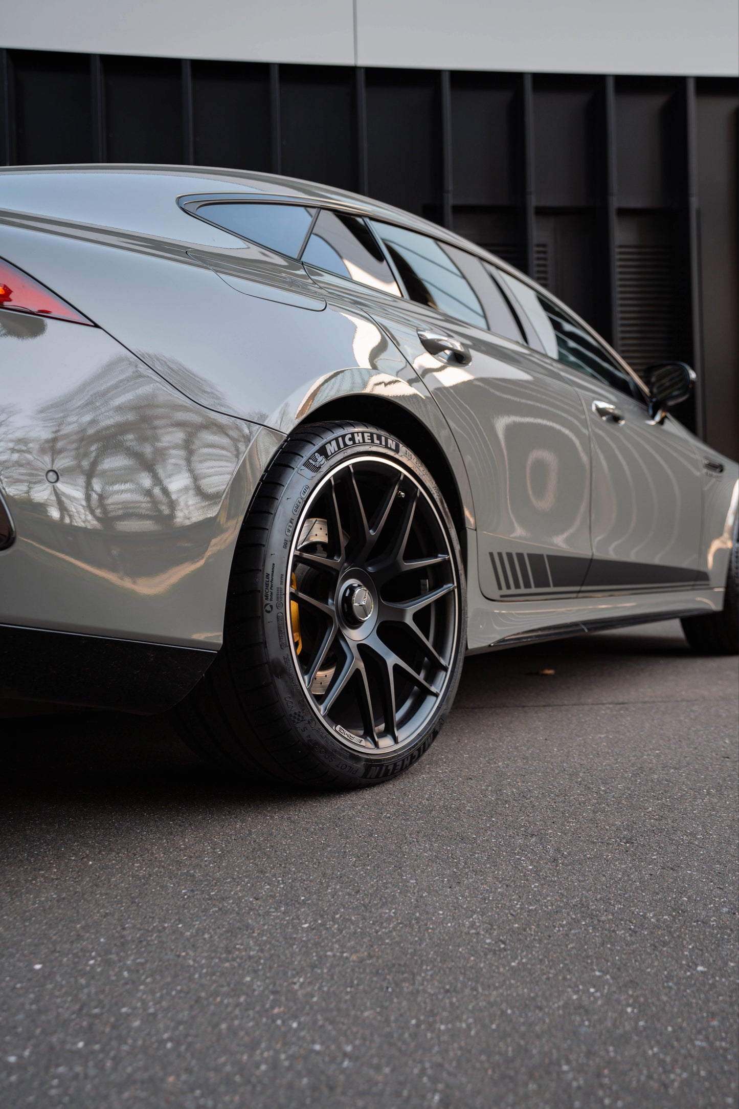 MERCEDES-BENZ GT63S AMG