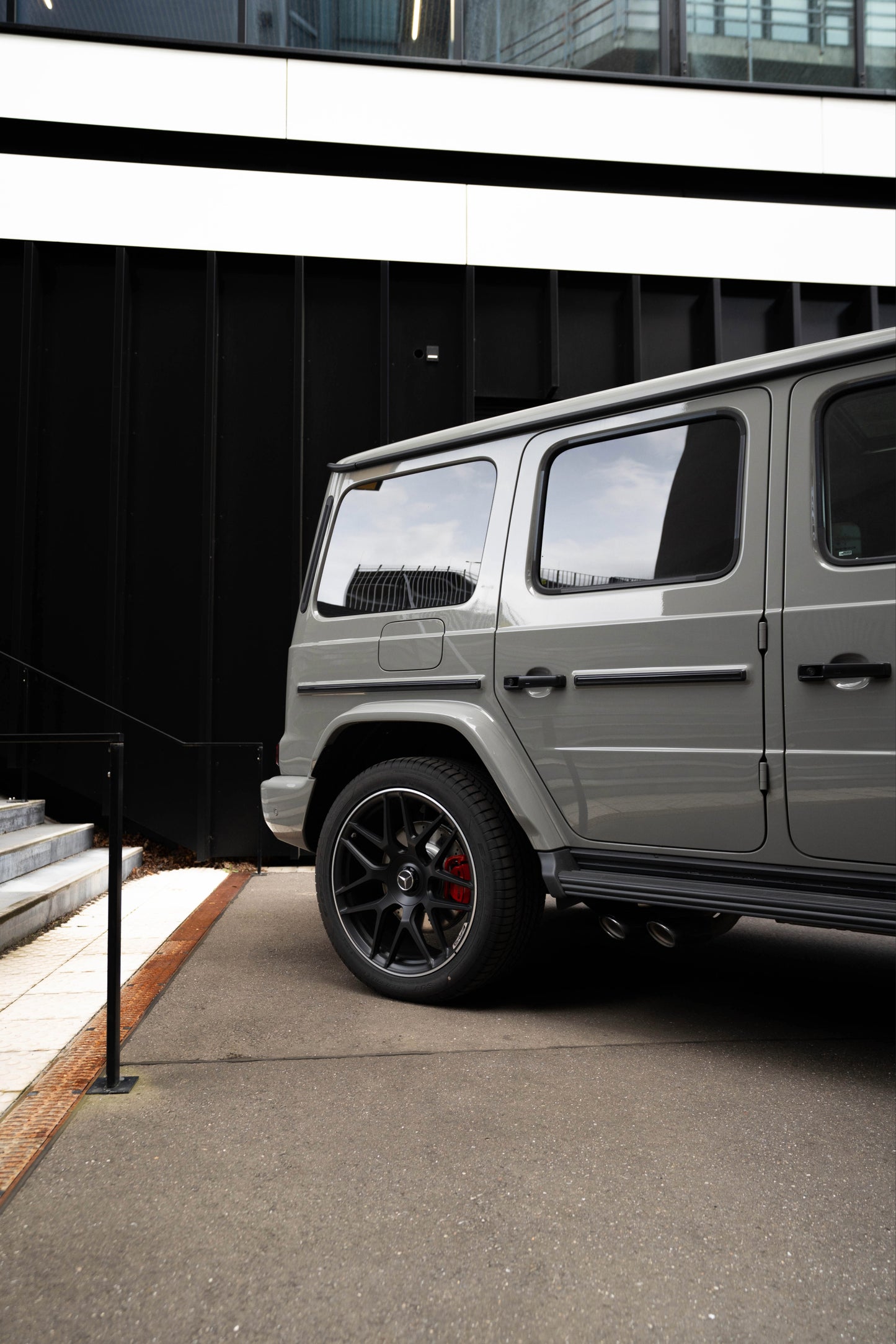 MERCEDES-BENZ G63 AMG