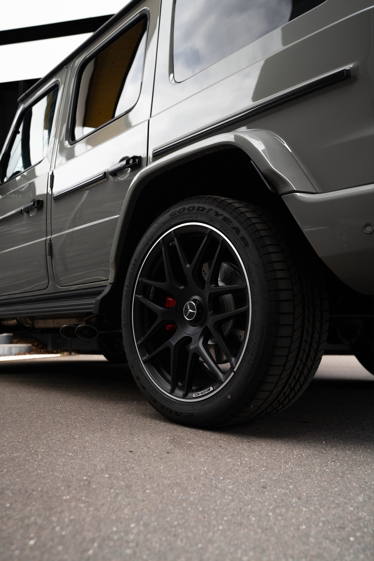 MERCEDES-BENZ G63 AMG