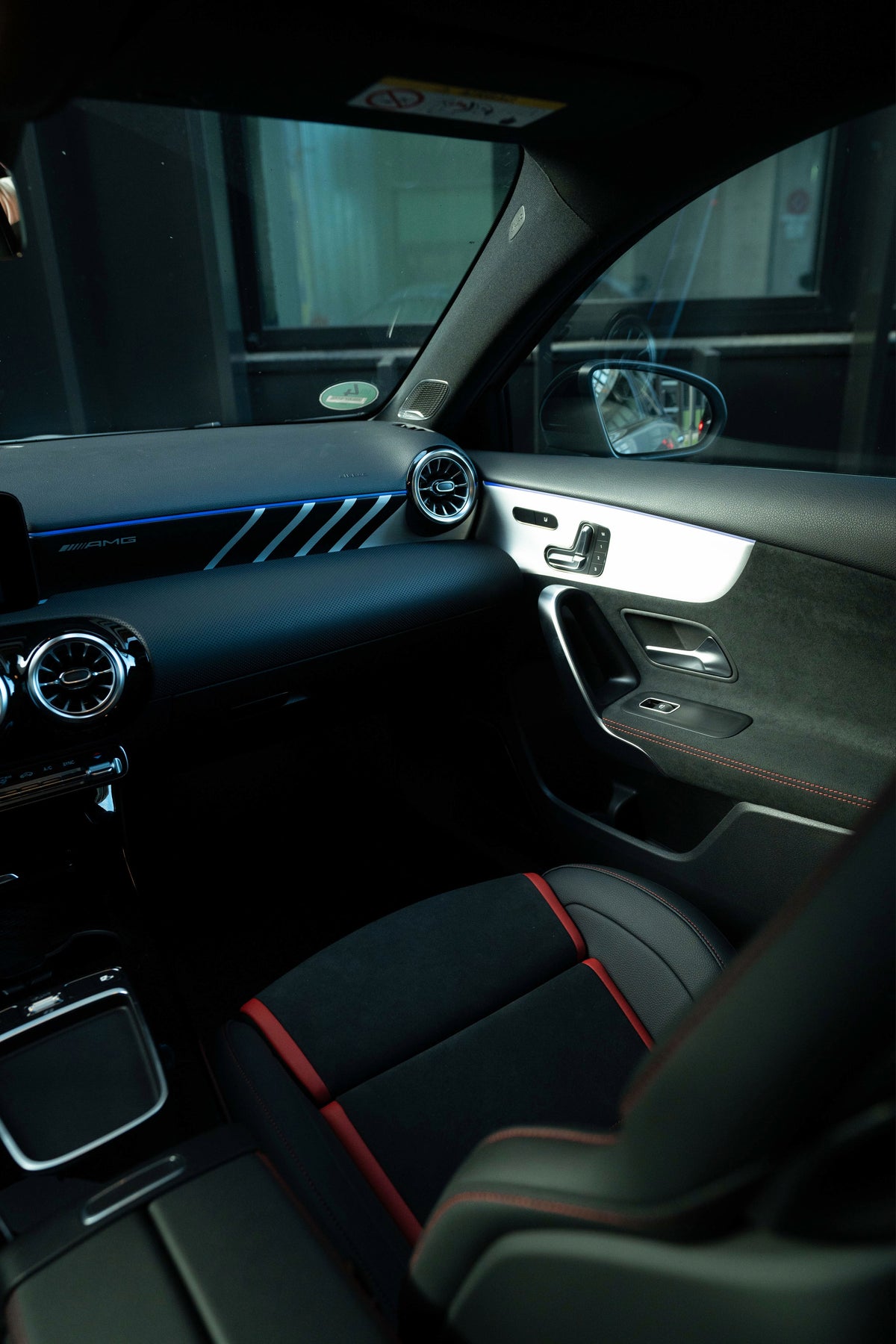 MERCEDES-BENZ A45S AMG