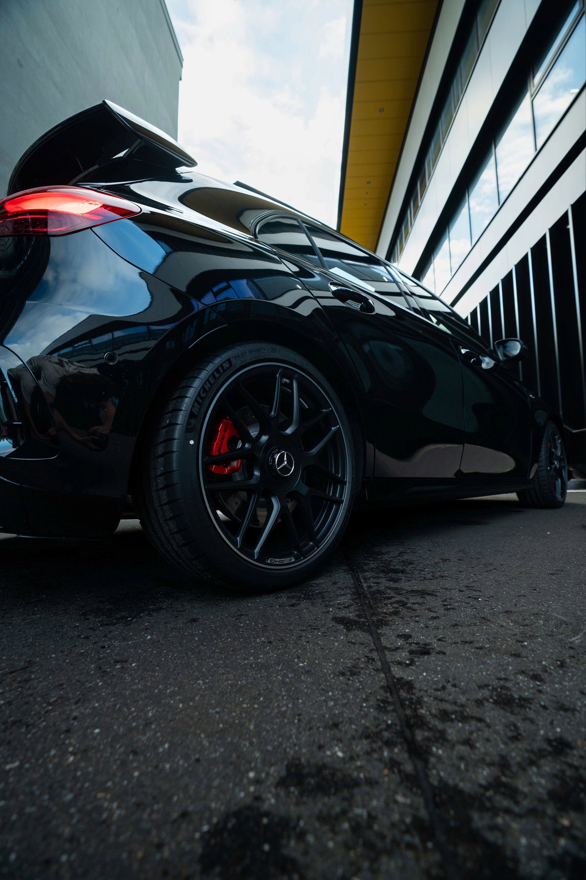 MERCEDES-BENZ A45S AMG